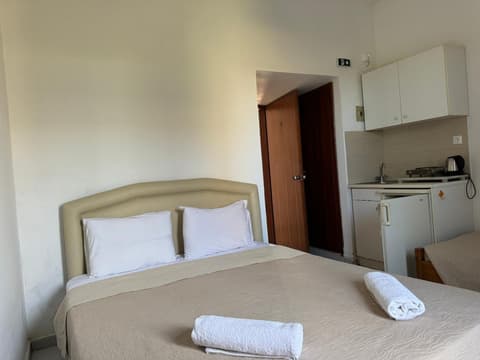 Zac & Georgio Studios, 