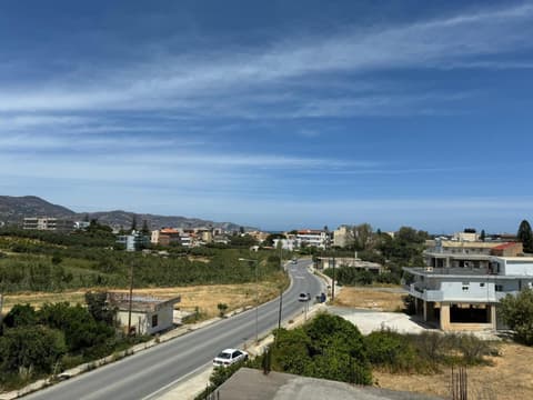 Zac & Georgio Studios, 