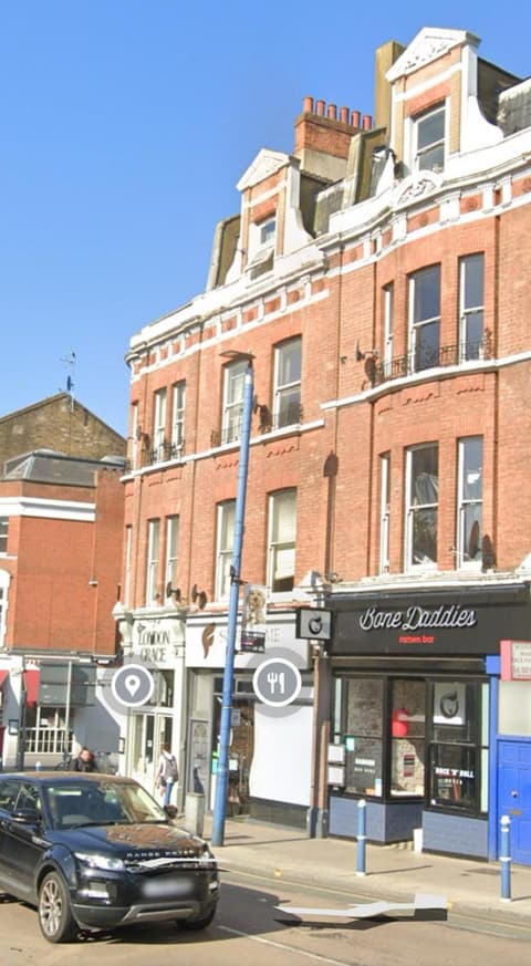 Comfy Double bedroom with a Private Toilet, 