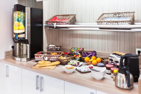 The Originals City, Marne-la-Vallée Est, Meaux ,GLASSY HOTEL, 