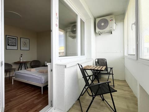 Elegant studio close to the city centre with AC, 