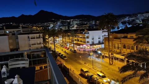 Maite Blue Beachfront, 