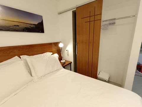 Confortável Flat 50mt Praia Manguinhos Búzios RJ, 