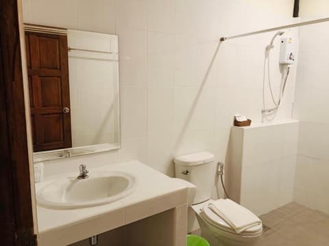 เพชรมณีกาญจน์ บีช รีสอร์ท, 