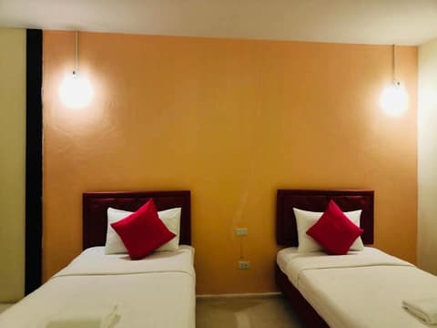 เพชรมณีกาญจน์ บีช รีสอร์ท, 