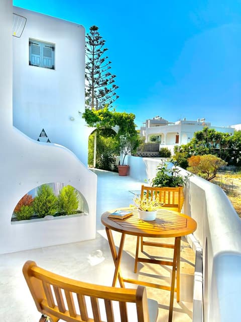Anita Rooms & Suites Milos, 