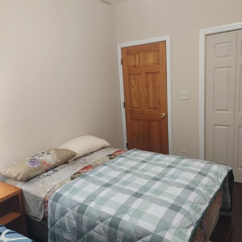 Double queen room 6 minutes walk to Penn station NYC EWR, 