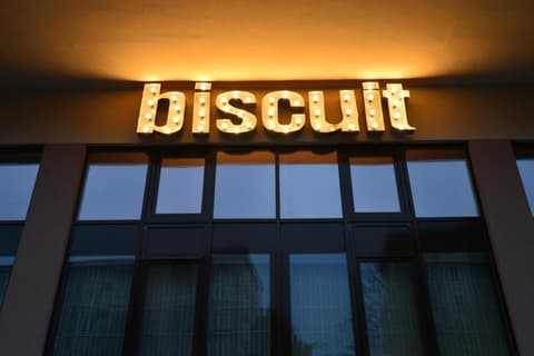 Hotel Biscuit, 