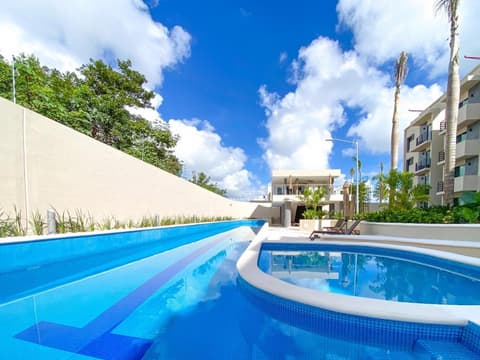 Astoria Gated Condos, 