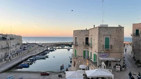 Unique white stone Studio, 