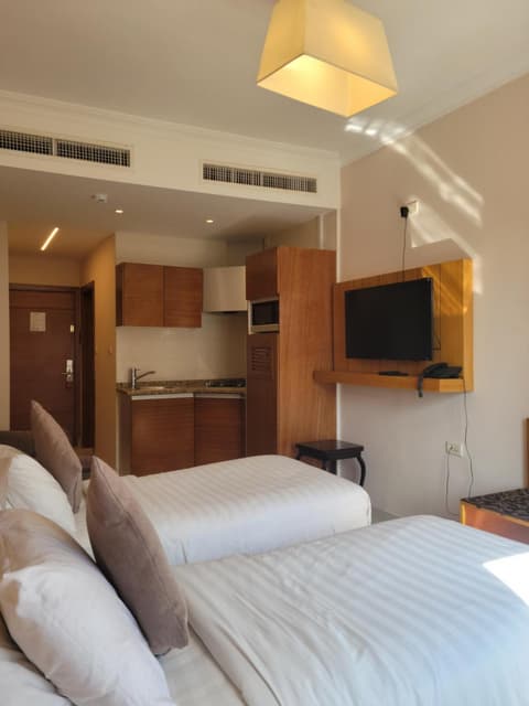 Big Ben Hotel Suites, 