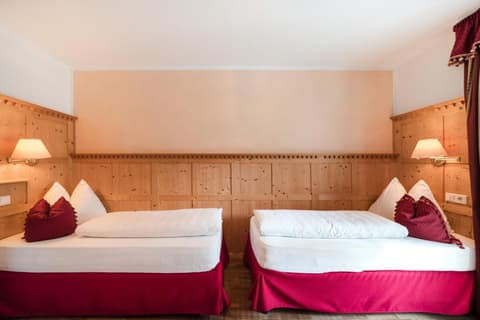 Al Plan, A mountain moving hotel, 