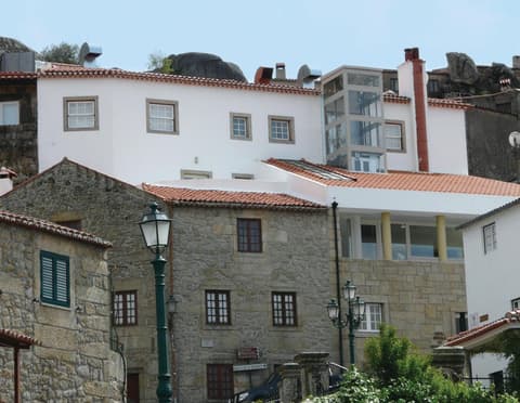 Monsanto GeoHotel Escola, 