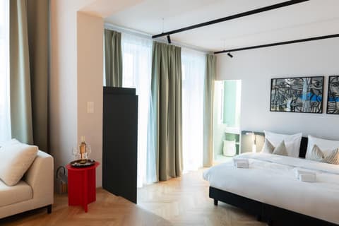 URBANAUTS STUDIOS Sylvette, 