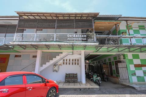RedDoorz at De'balcon Accomodation Kuta Bali, 