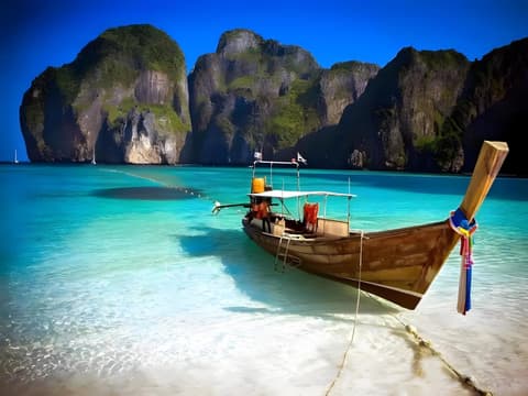 XX GO INN Patong Beach หาดป่าตอง, 