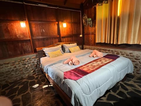 Riverside Retreat Sukhothai Guest House, 