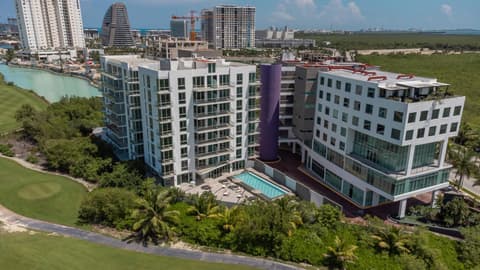 EHDEN Vacation Suites Puerto Cancún, 