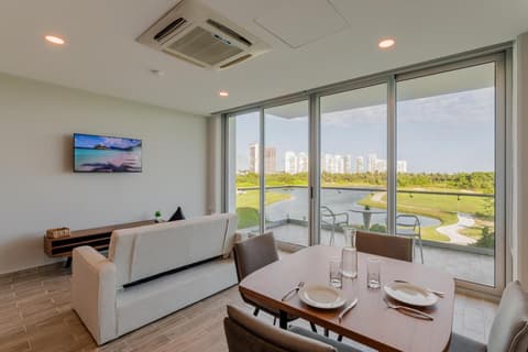 EHDEN Vacation Suites Puerto Cancún, 