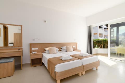 Matina Pefkos Aparthotel, 