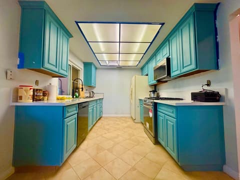 Warm nest Rancho Cucamonga, 