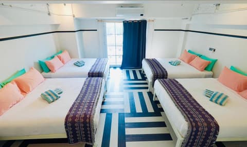 The Locals Bangkok Old Town, 