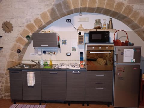 Unique white stone Studio, 