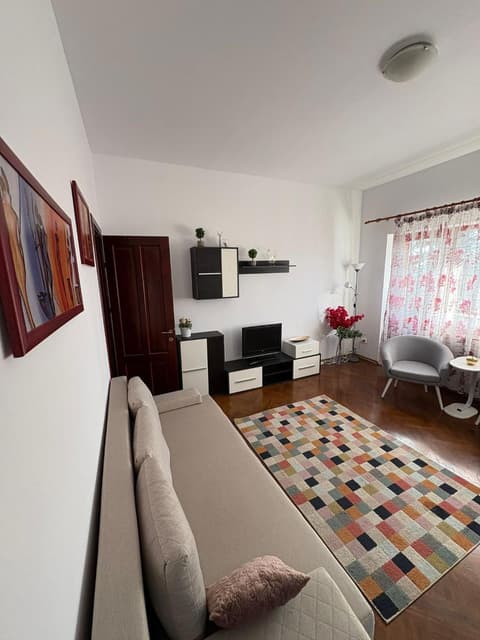 Propriete Eleven - Close to downtown, Spiridon Hospital, IRO Hospital, 