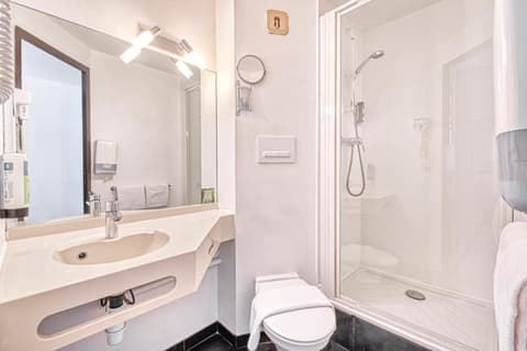 Atoll Hotel Logis Angers, Beaucouzé, 