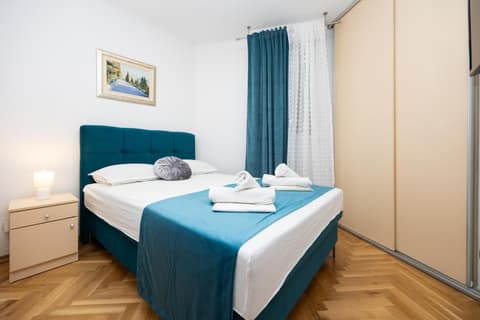 APARTMENT PAOLO by the beach Znjan, 