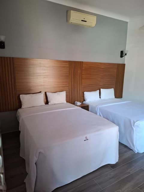 Hotel Aquiles, 