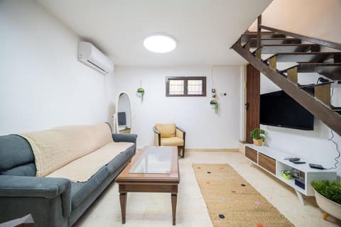 La Guardia on the boulevard, 