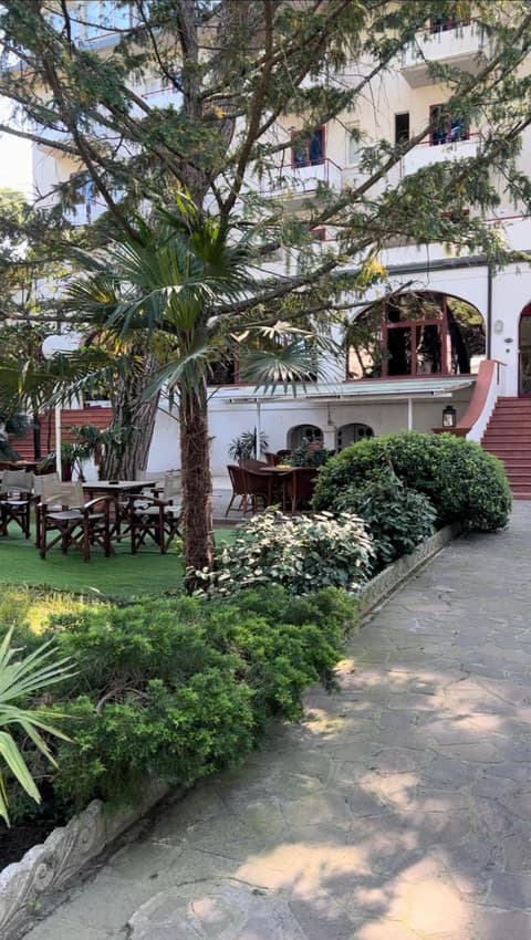 G&D Hotel Deanna Pool&Brunch, 