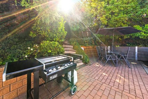 Cathedral Motor Inn, 