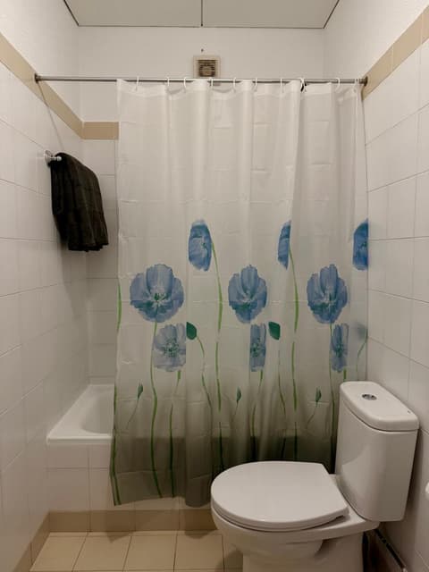 Habitación con estacionamiento, 