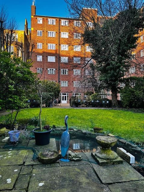 Vincent House London Residence, 