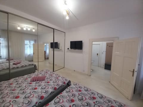 Apartament Eroilor, 