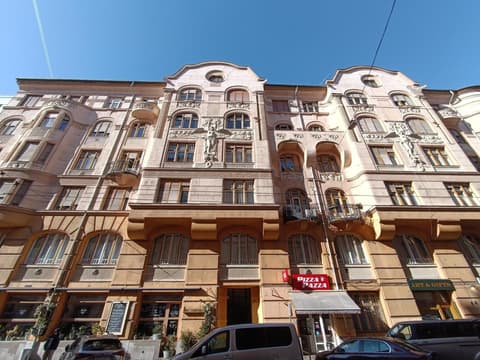 Liechtenstein Apartments, 