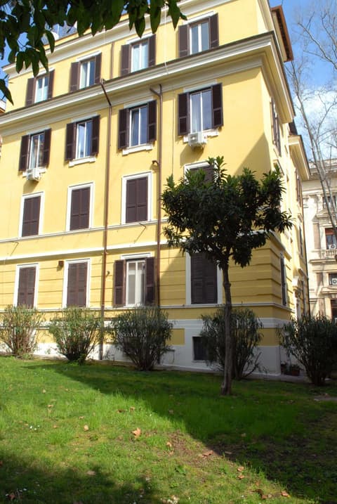 Divine Bed & Breakfast, 