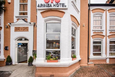 Arinza Hotel, London Ilford, 