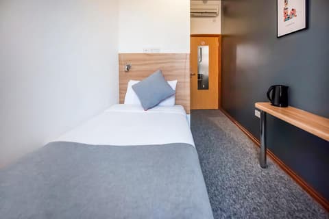 Arinza Hotel, London Ilford, 