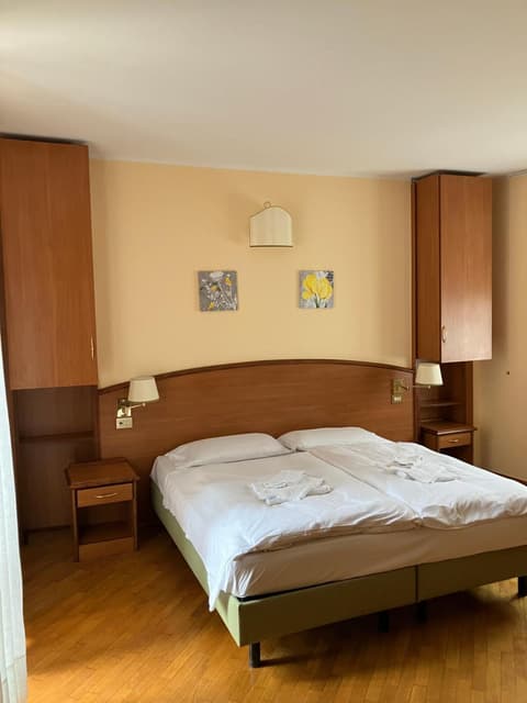 Hotel Saini with Air conditioning, 