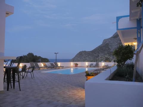 Ancient Thera Apartments, 