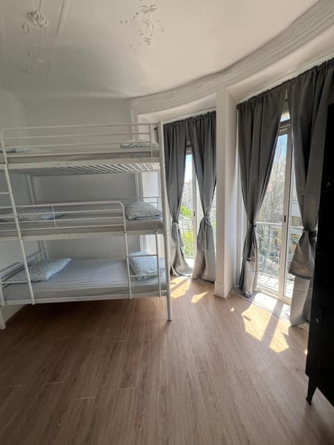 Bagetti hostel only for girls, 