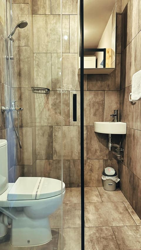 NEO - Trei - Cosy Studio, 