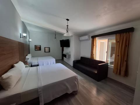 Hotel Aquiles, 