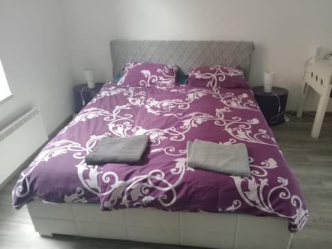 ZAGREB Main Station Budget Apartment, 