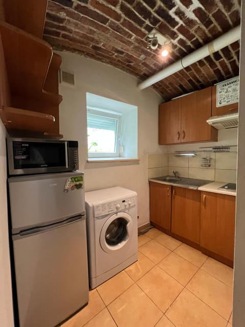 Kawalerka-Studio underground, 