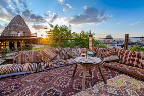 Kayatas Cave Suites, 