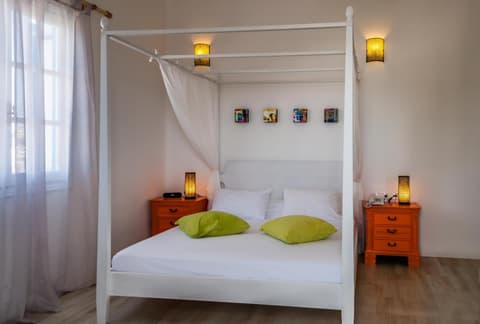 Eiriana Luxury Suites, 